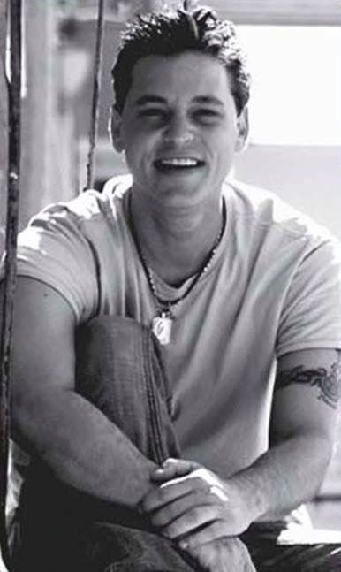 forevercoryhaim's tweet photo. He looks so handsome here 🥰🥰

#coreyianhaim #coreyhaim #haimster #dreamalittledream #licencetodrive #thelostboys #samemerson #lesanderson #80s #90s #kindnessforcorey https://t.co/QGgIi0gjsg