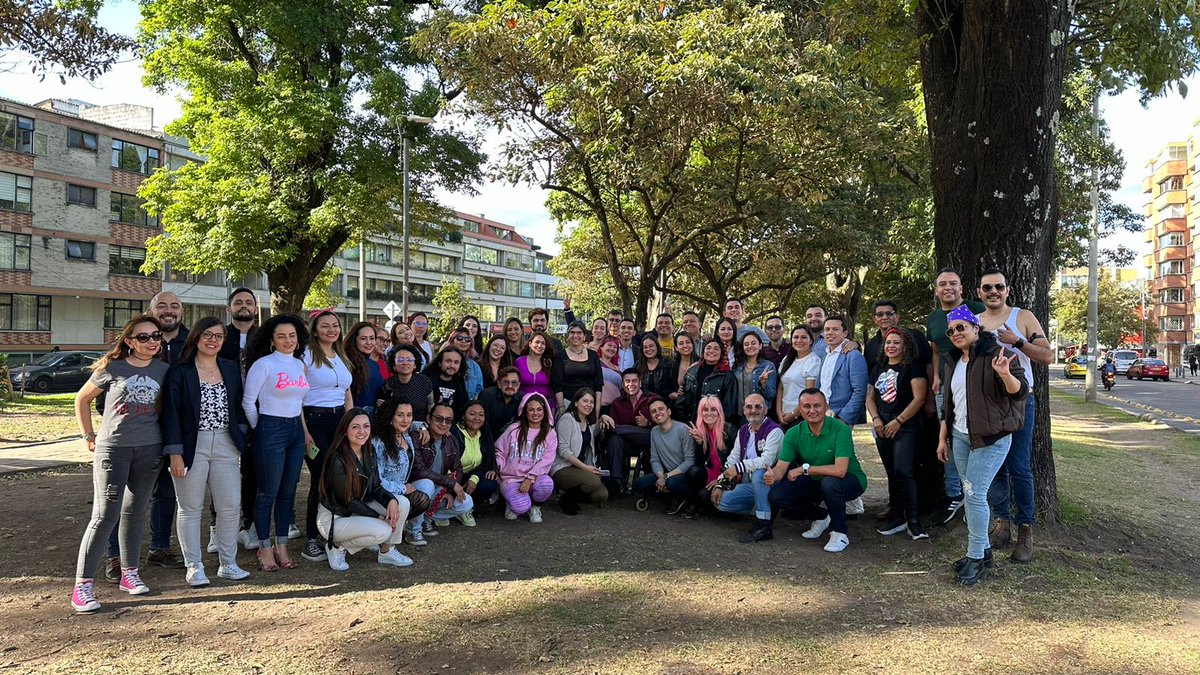 Me despido de <a href="/Educacionbogota/">Secretaría de Educación de Bogotá</a>, donde estuve por 4 años . Fue un periodo de trabajo innovador, intenso, dedicado y muy gratificante. Gracias a todos los que hicieron parte de este camino en el impulsamos iniciativas en ciencia, multilingüismo y lectura, escritura y bibliotecas.