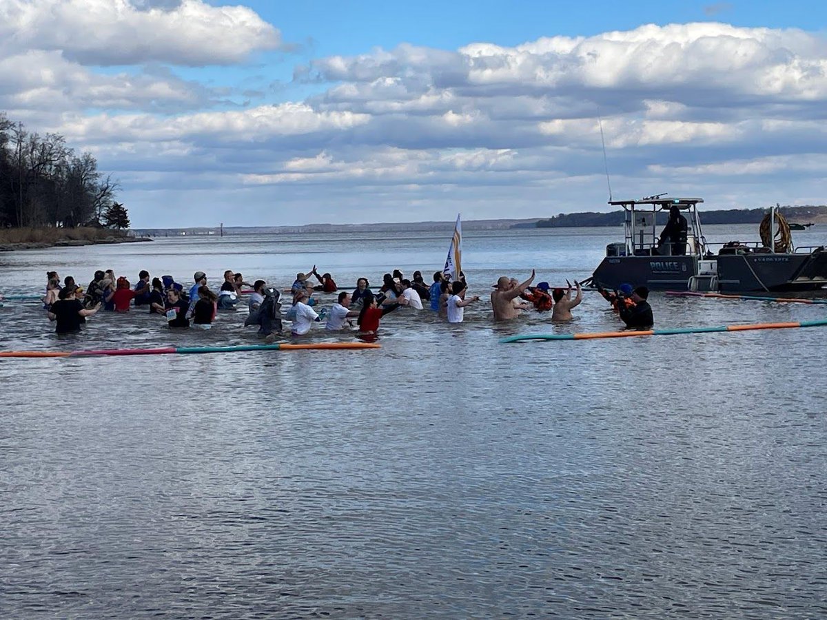 OWLVFD's tweet photo. 🐧Over the weekend, OWL Members staffed Boat 512 for the #PolarPlunge at Leesylvania State Park. We had a great time assisting with this annual event hosted by the Prince William County Police Department to raise money for the Special Olympics.
#OWLVFD https://t.co/SGPnl47atA