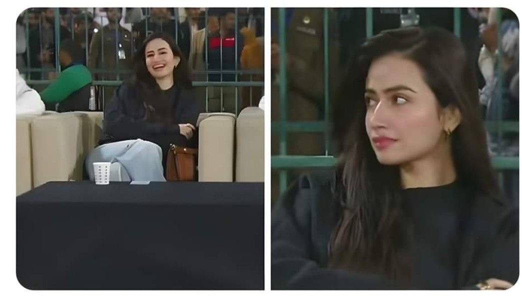 Guys bhabhi in stadium🤭