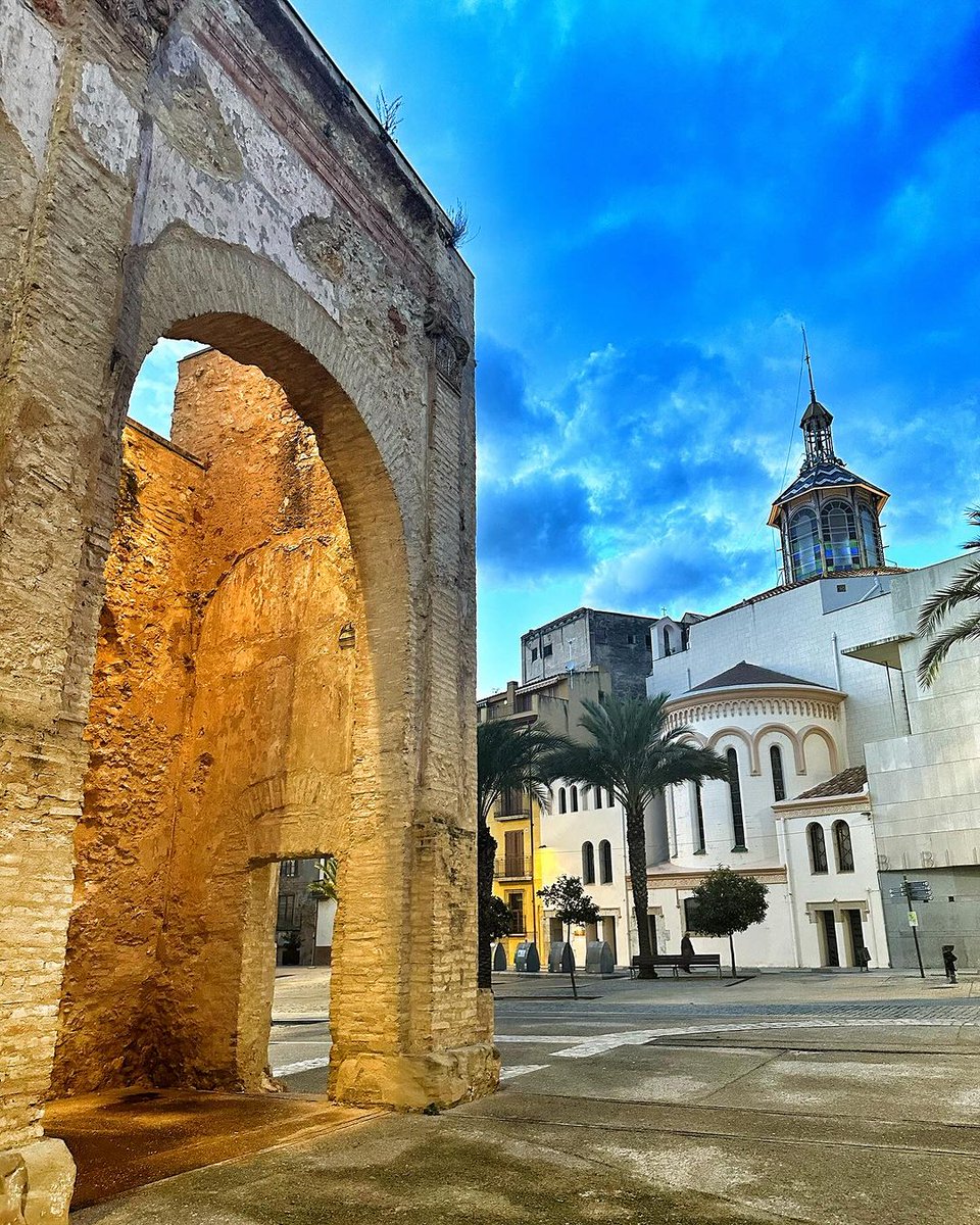 🌞🏰 Bon dia! Comença la setmana descobrint a Tortosa espais que t'enamoraran! 💖🗺️
📲 bit.ly/3wfAbAt
📷@isor410
📷<a href="/patricia/">Tiffany Perez</a>.riambau
📷@muntsacabetas
#TortosaAunPas #terresdelebre #catalunyaexperience #ciutatsambcaracter #GrandTourCatalunya #travel #spain