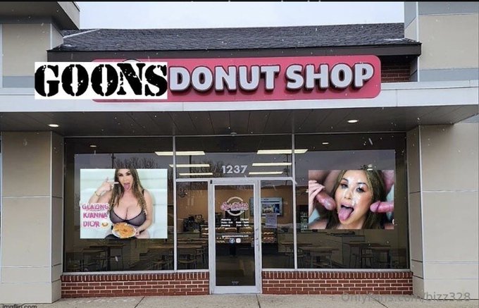 Hey guys there&rsquo;s a new donut shop in town 🤭 RT https://t.co/FZJQ9NBhmw