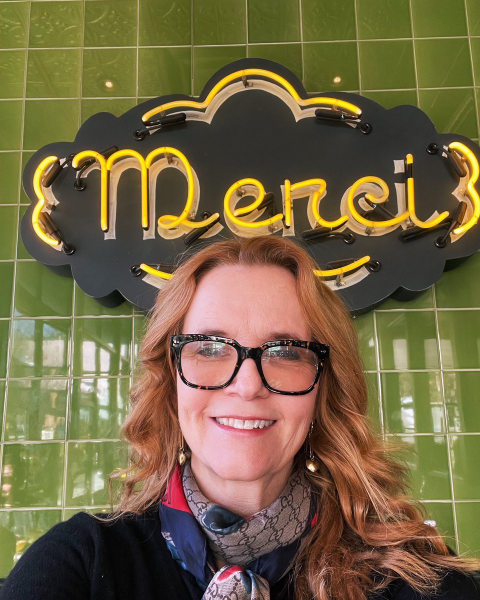 Lea Thompson tweet media