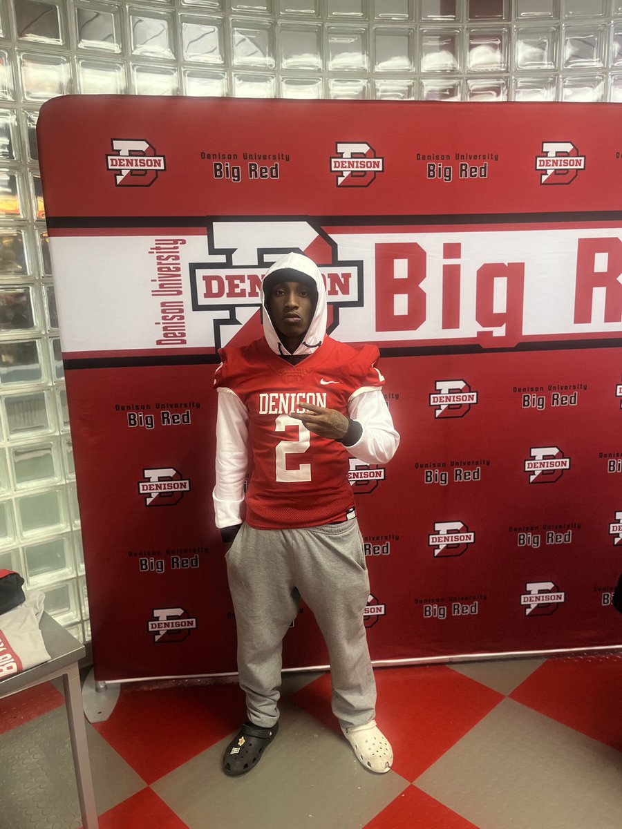 Great visit❤️ <a href="/DenisonU/">Denison University</a>   @CoachWardDHS <a href="/CoachHines_13/">Coach Hines</a>