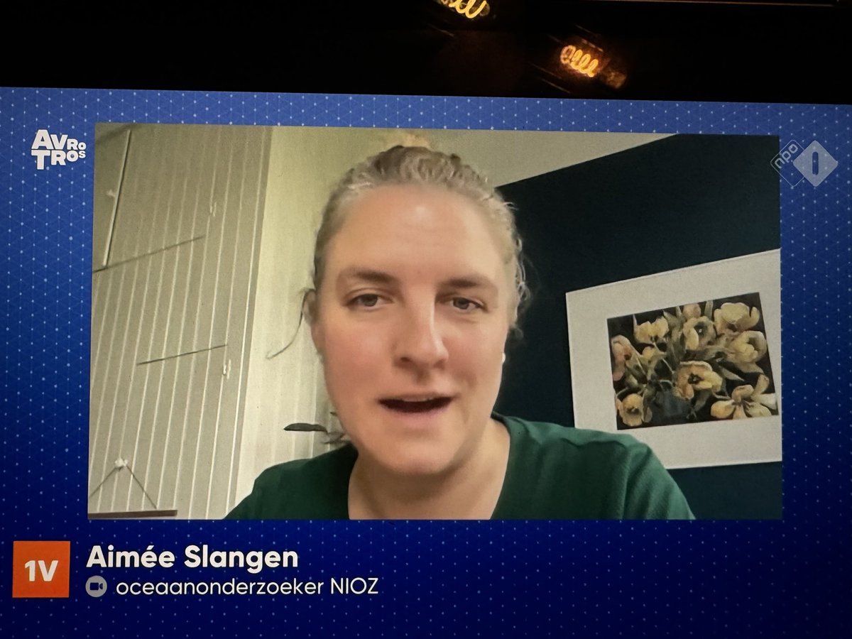 MadMax_010's tweet image. Ja hoor bij #Eenvandaag hebben ze weer een klimaat paradijsvogel gevonden. Binnen 100 jaar zou de temperatuur in Nederland met 5 tot 10 graden kunnen dalen.

Dat u het weet, en doe er uw voordeel mee. 

##avrotros