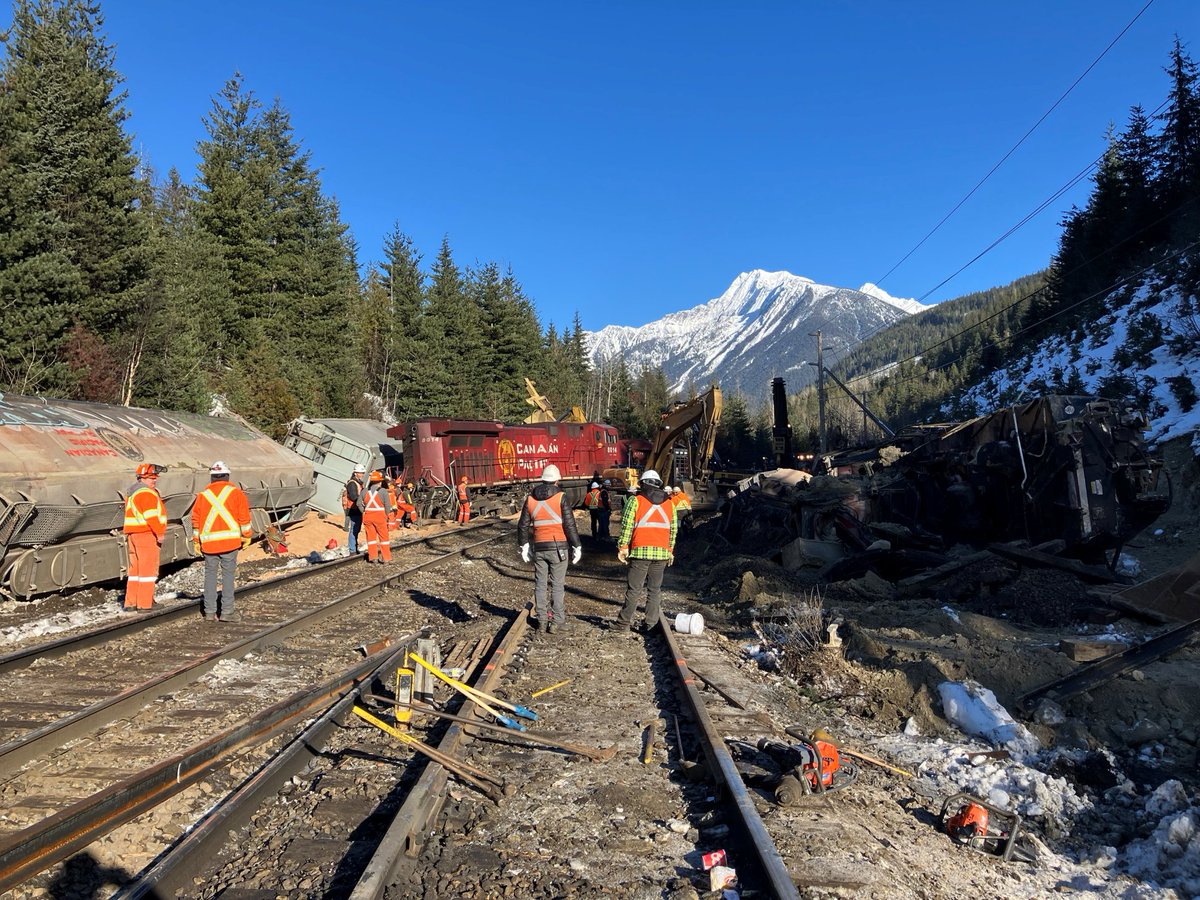 On February 16th, Canadian Pacific Kansas City Rail (CPKC) reported a collision between two trains east of Revelstoke. The Ministry of Environment &amp; Climate Change Strategy responded along with the Revelstoke Fire Department.

Find more information here:
www2.gov.bc.ca/gov/content/en…