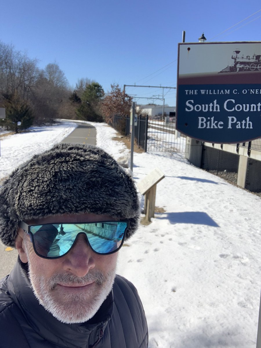 RevKeithM's tweet image. Day 1 of my inline skate marathon training. 26F with 24 mph wind gusts out of the north. But hey, it was sunny! 😀 #inlineskates #inlineskate #southcountyrollerbladeclub