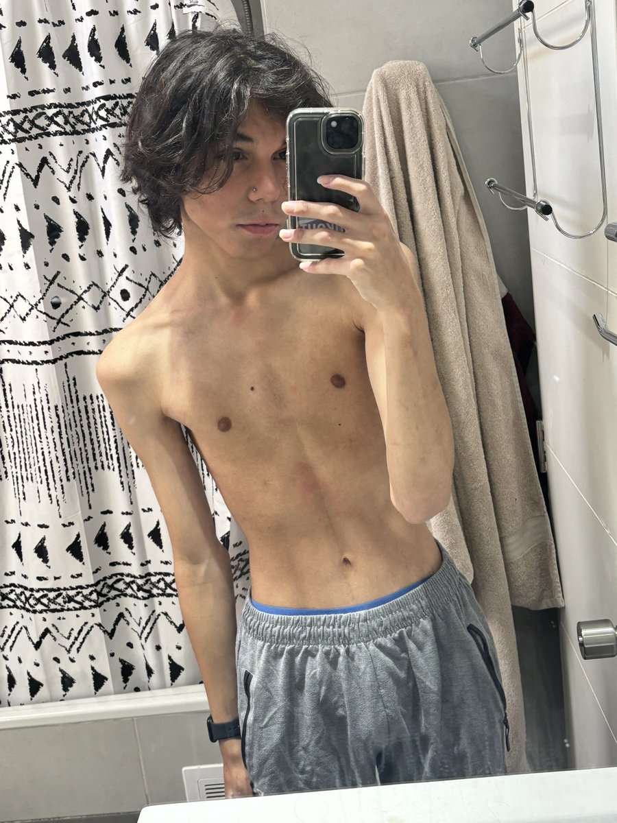 sebaa16br's tweet photo. Bmi 16.0
Me veo igual q siempre, yo creo q baje el poco poto que me quedaba JAJAJJA lloraré https://t.co/x5GIsvpFOk