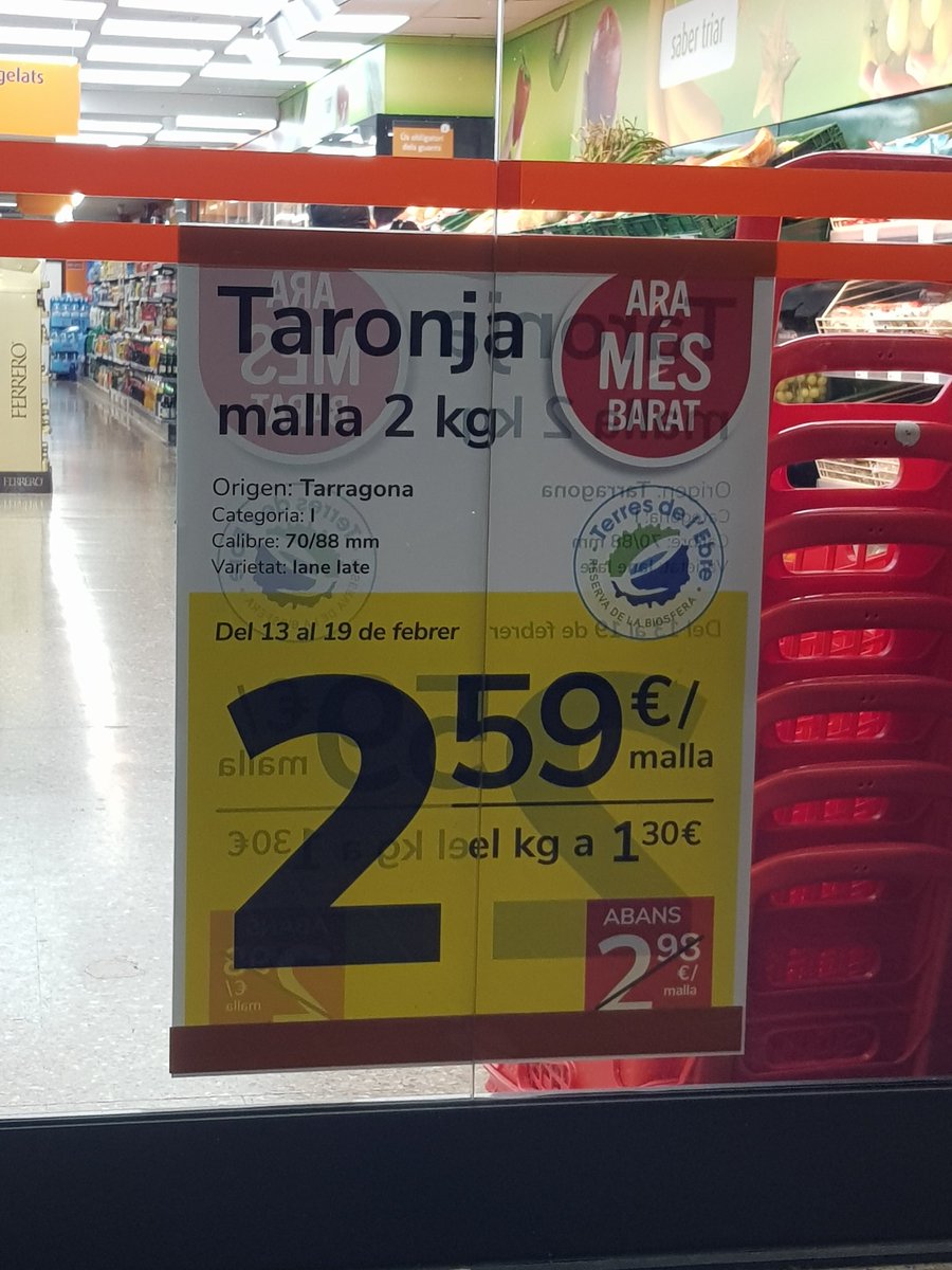 susannasugar's tweet photo. Publicitat enganyosa al supermercat Charter (Carrer Castillejos, 301 Bcn) @Consum 
Anuncien la venda de taronges de Les Terres de l'Ebre i quan mires l'etiqueta de la malla, resulta que són de València. Ho he vist a l'anar a llençar la malla de les taronges a casa. https://t.co/t0Fg0CmGmw