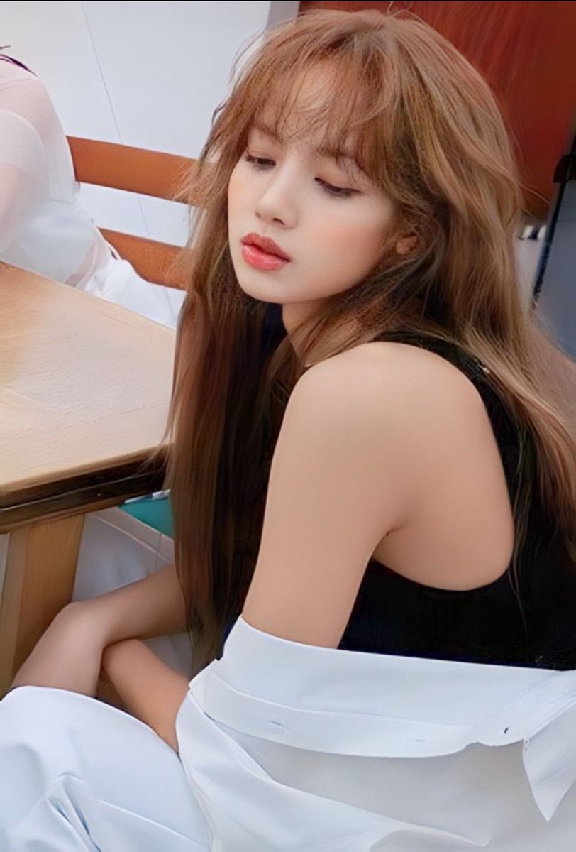 Ginag79734420's tweet photo. @TOP100KPOP #LISA from #BLACKPI https://t.co/Zjxg1qoE4e