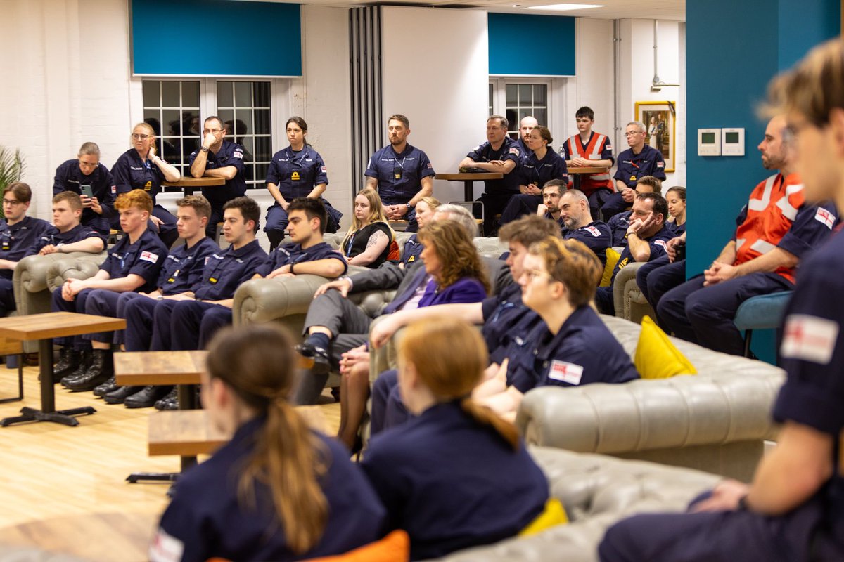 CMR, Commodore Jo Adey, joined us last week for her first formal visit to the unit, meeting personnel from across the @RNReserve, @RM_Reserves and @URNUSolent. “I thoroughly enjoyed my visit... Seeing the fantastic ships company and their really clear sense of belonging.”