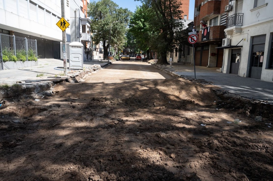 ⛏️⏭️ Avanzan los trabajos de reparación de la calle Solano Antuña. 📍 Nuevo  tramo entre Tomás Diago y Benito Blanco.