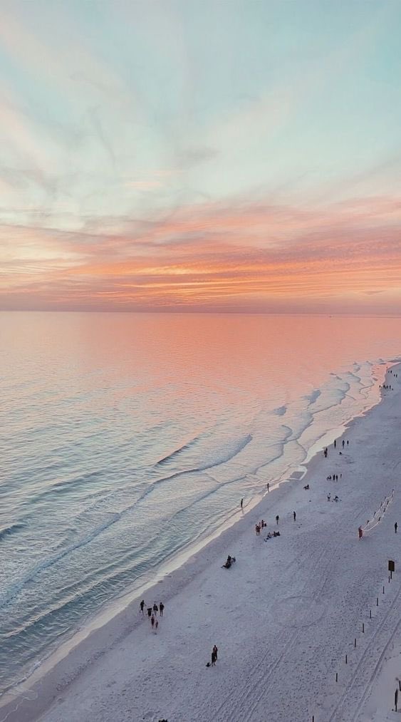 glohejuice's tweet image. spring break 🌊