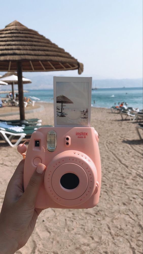 glohejuice's tweet image. spring break 🌊