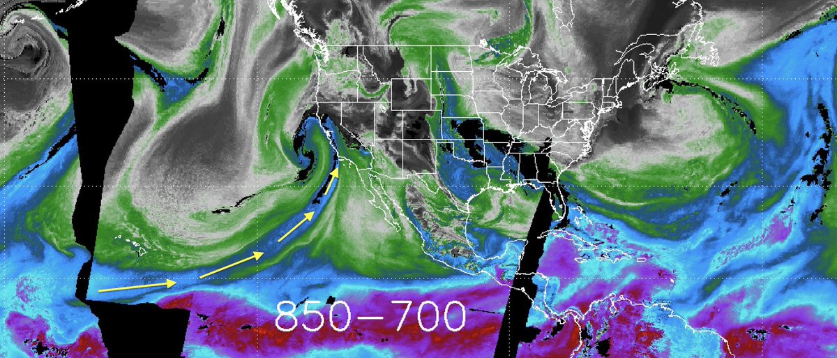 Today’s #AtmosphericRiver (l) compared to the Feb 4th event (r). A stronger low and higher PWAT earlier in the month, but many similarities on storm placement and vapor transport origination from south of Hawaii. #CAwx #flood.