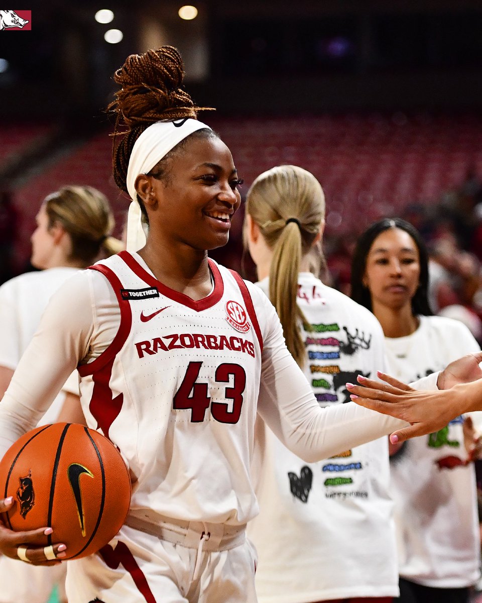 RazorbackWBB's tweet photo. Mak just continues to build on her legacy here

She has moved up to No. 5 on the all-time scoring list (1,791 points)🫡 https://t.co/69I254JI7h