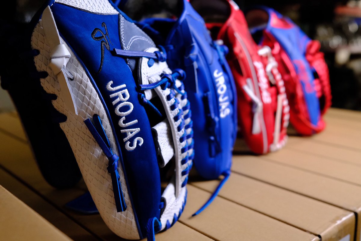 44ProCustom's tweet image. New leather for Philadelphia OF Johan Rojas #Team44