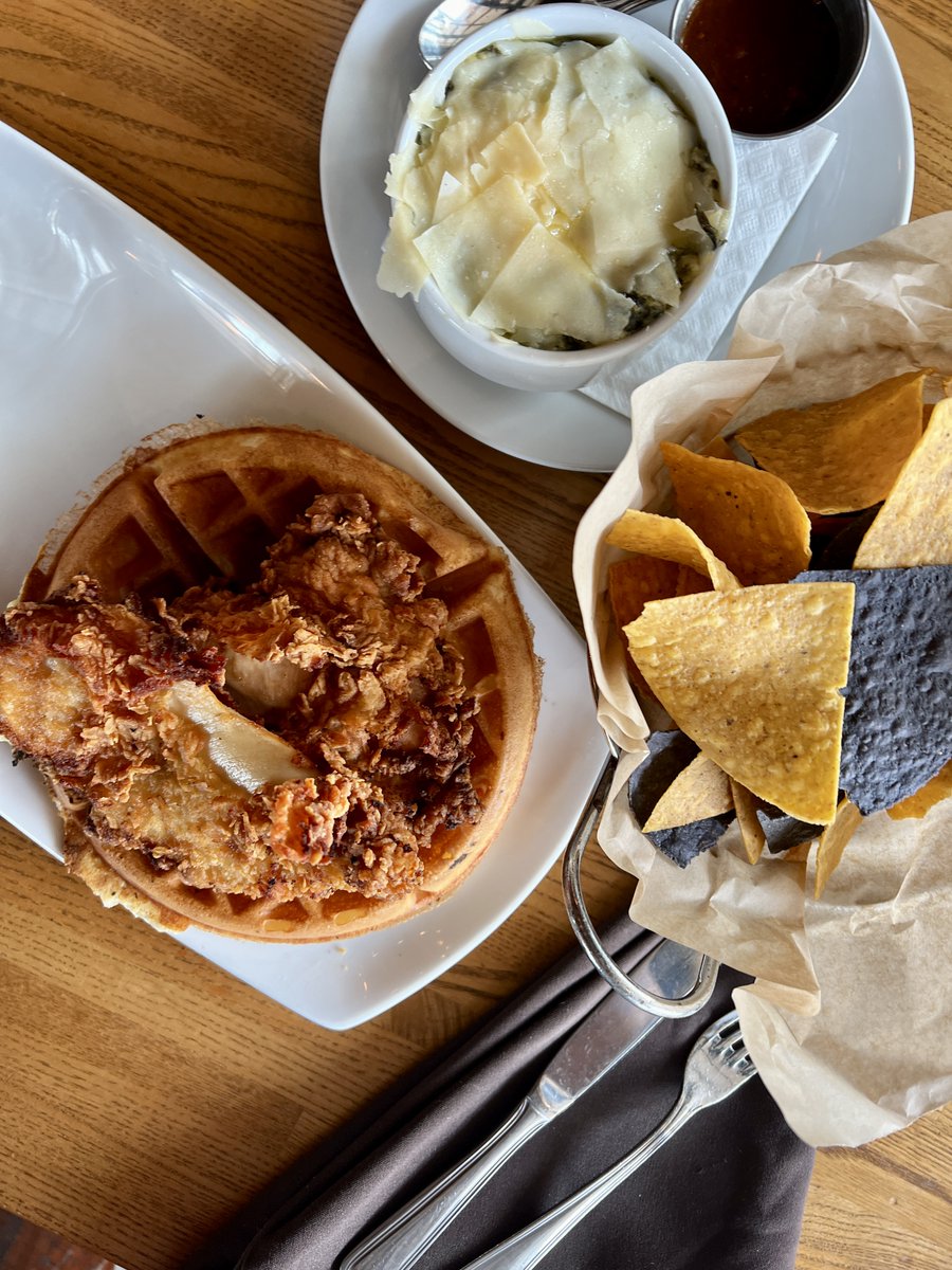 BurtMaxs's tweet photo. Indulging in the perfect harmony of chicken and waffles with a side of creamy spinach and cheese dip. 🥳😱
Come in today to try these items!
Check the link down below! https://t.co/rvF92k1CyI https://t.co/633lNTVkhp