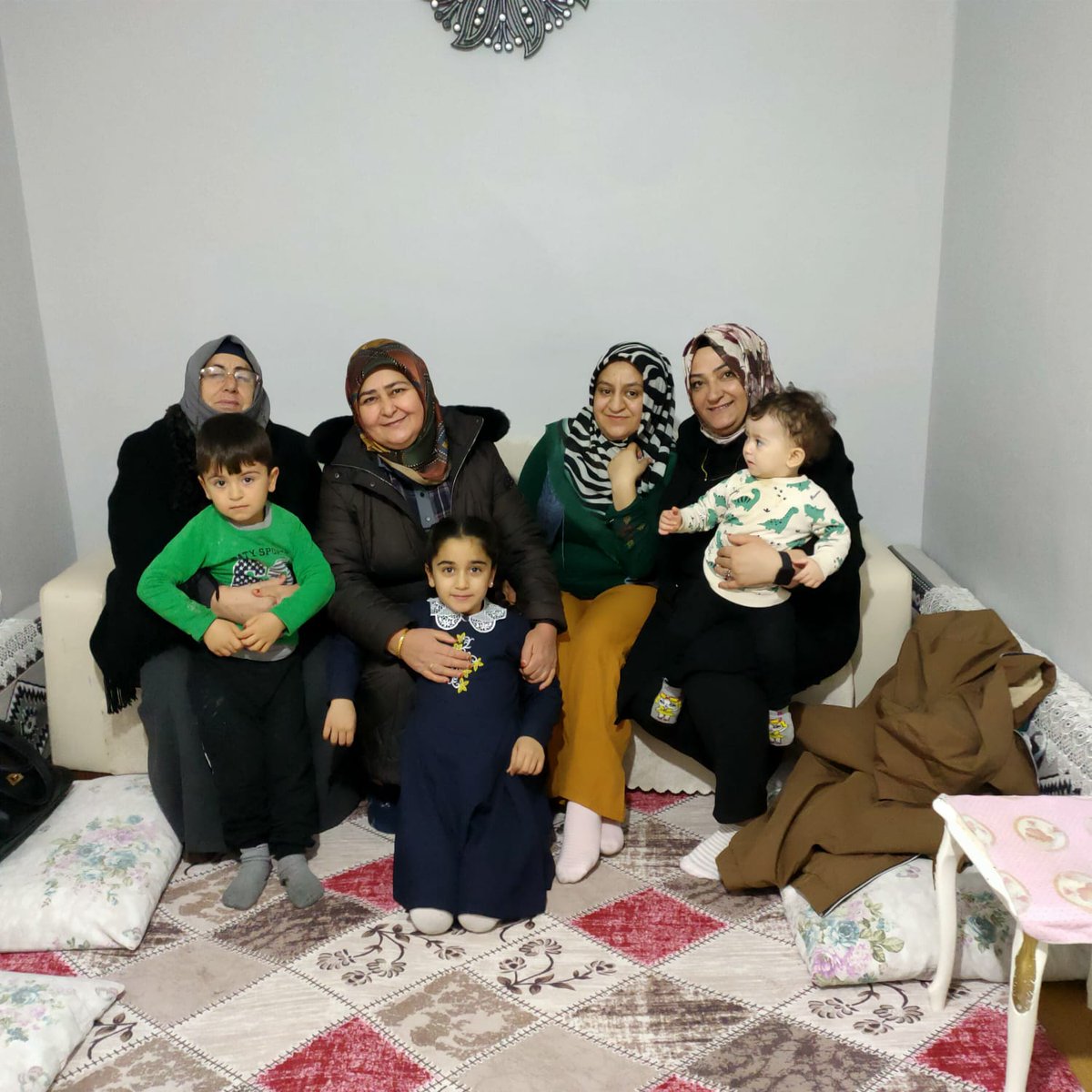 📍Ağrımıza olan sevdamızla ve hizmet aşkımızla Ak Kadınlar olarak çalışmalarımıza devam ediyoruz.
<a href="/RTErdogan/">Recep Tayyip Erdoğan</a>, <a href="/aysekesir/">Ayşe Keşir 🇹🇷🇹🇷🇹🇷</a>, <a href="/Ruken_Kilerci/">Ruken Kilerci</a>, <a href="/FATMAKIRATLI/">Fatma KIRATLI</a>, <a href="/Hulya_Ozdag/">Hülya Özdağ Özen 🇹🇷</a>, <a href="/zeynep_eldem/">Zeynep Eldem</a>,<a href="/MehmetSalihAYD4/">Mehmet Salih AYDIN</a>,<a href="/AKKADINGM/">AK Parti Kadın Kolları</a>