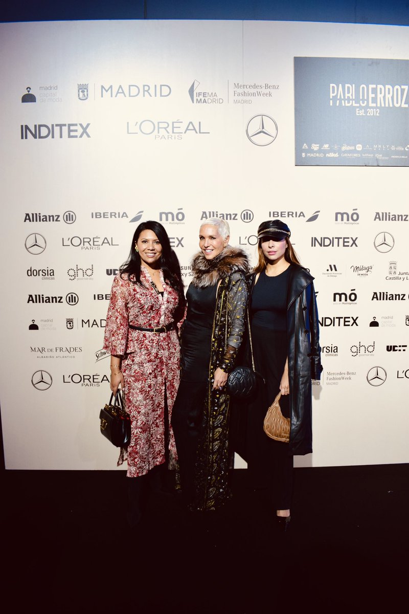 paminagonzalez's tweet photo. Qué emoción nos ha hecho sentir la pasarela de @pabloerroz en la @mbfwmadrid, nos puso los pelos de punta😍
Congrats #ManlyWeek que tras mucho trabajo y esfuerzo lograron poner a #ElPaísDeLaBelleza en un desfile en #MBFWMadrid 👏🏾
#SienteLaInspiración en @IFEMA
@EmbajadaColEsp https://t.co/LMiJMPul5p