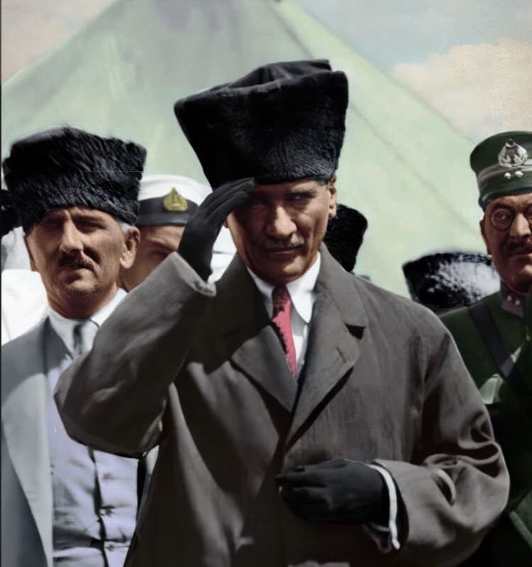 Türk’üz Atatürkçüyüz! 
Laik Cumhuriyet’i sonuna kadar savunacağız! 🇹🇷

#TürkiyeLaiktirLaikKalacak