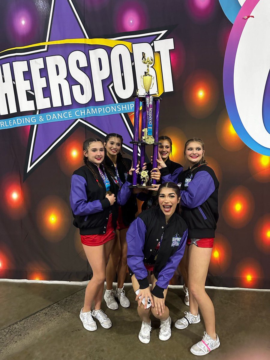 TaniaSnyder's tweet photo. So proud of Mariella and SV Boomslang. Next stop… NCA! Go BOOM 🐍💣💥
@SV_BOOMSLANG @Stars_Vipers @CHEERSPORTCorp @VarsityAllStar https://t.co/X9wZBq9Q7z