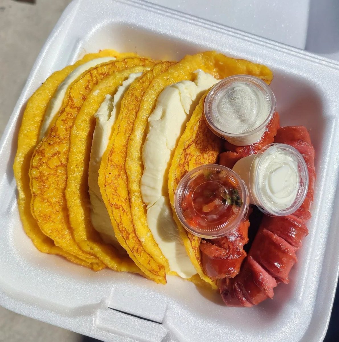 GlobitoExpress's tweet photo. ¿Sabes dónde preparan en #Maracay esas ricas CACHAPAS que tanto te gustan? Nosotros te las llevamos volando a tu casa u oficina con Globito Express 🥰
 Y por eso, ahora ...¡Pídete un Globito! 😉👍
#globito #GlobitoExpress #Venezuela #deliverymaracay #deliverymcy #maracaysur #mcy https://t.co/0EUkewi4RZ