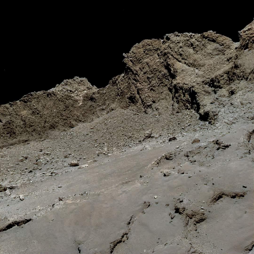 UtkarshSinha25's tweet photo. Clearest image ever taken of the surface of an asteroid - (Rosetta spacecraft) on Comet 67P/Churyumov–Gerasimenko (67P) https://t.co/4YZQp5ijFB