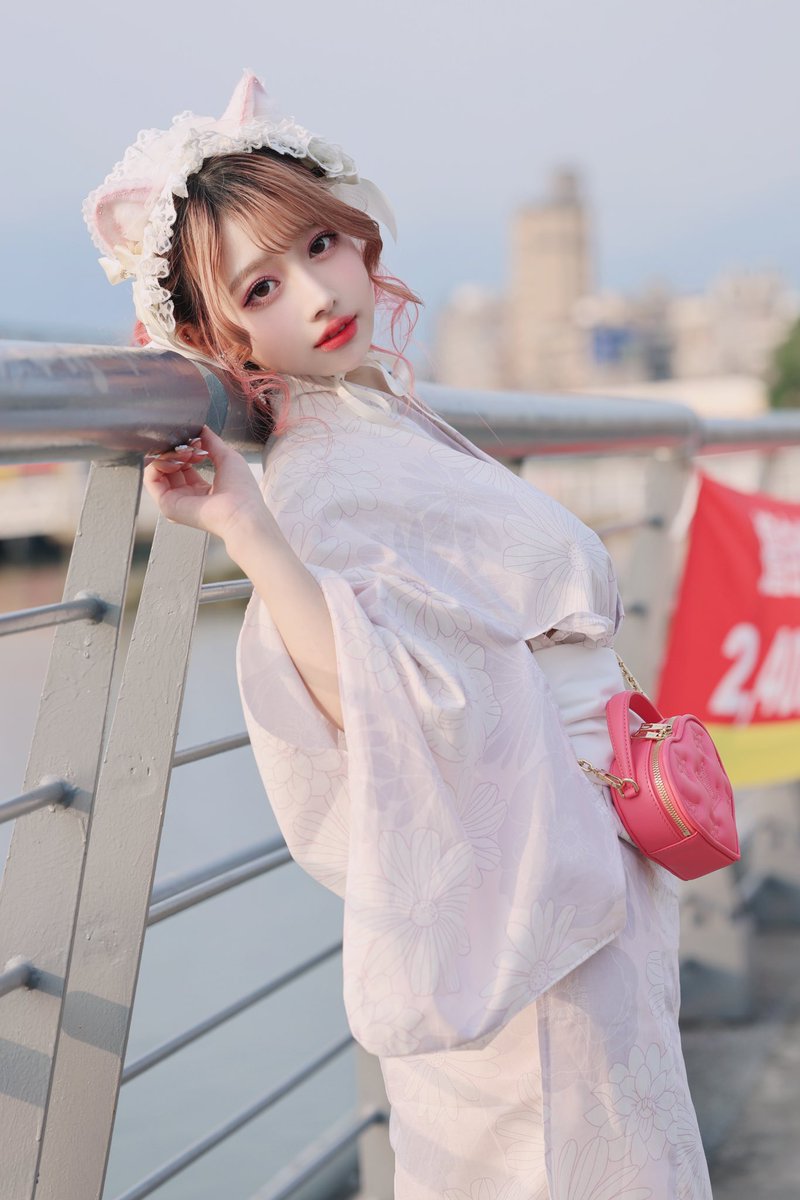 Sorry everyone! I won’t be able to send out today’s pictures until Wednesday. To make up for not being on time, I will be sharing some pictures of me in some sexy lingerie. (´;ω;`)
今天OF的Nude照片組移到星期三發佈
不好意思(◞‸◟)
但是晚點會在OF送上內衣照喔哦
不要忘了訂閱呀ヾ(⌒(_´･ㅅ･`)_（跪求