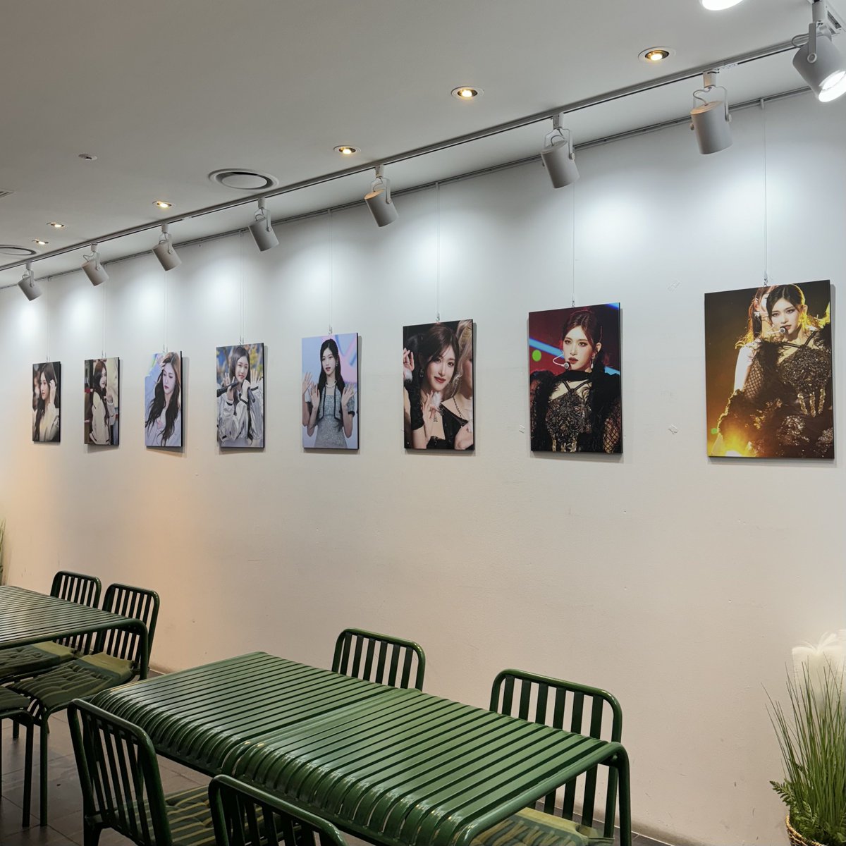luckyducky_cafe's tweet photo. IVE 이서님의 생일 이벤트가 내일부터 시작됩니다 !

🗓️ 2024.02.20 - 22
⏰ 09:00 - 21:00

이벤트기간과 시간 참고해주시고, 많은 방문 부탁드립니다 💖

#러키더키 #luckyducky
#IVE #아이브 #LEESEO #이서
#Wonderful_Eu_070221
#완벽한_빛나는_별 https://t.co/tFCZn8vVcu