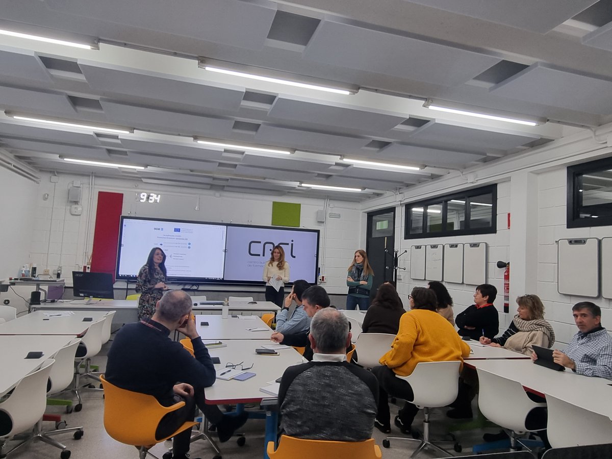 CAFIgalicia's tweet photo. 🇪🇺 O pasado 16 de xaneiro reunimos ás persoas asesoras do @CAFI para realizar unha sesión informativa sobre a Acreditación Erasmus+ e os proxectos de internacionalización que estamos a desenvolver.
Cc/ @EduXunta @sepiegob @educaINTEF
#FormacionDoProfesorado #RedeDeFormacion https://t.co/8HkrXVTvMd
