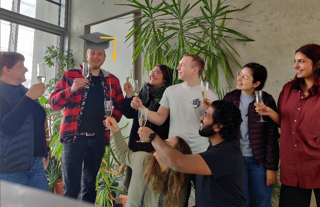 Congratulations, Jonas🍄, on successfully defending your bachelor's thesis!🥳 Wishing you all the best for your future endeavors! 🎓🌟 #ThesisDefense #Congratulations