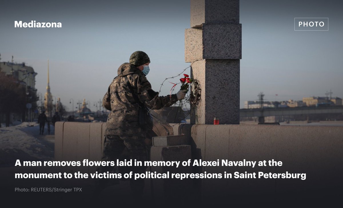 mediazona_en's tweet photo. Russian officials keep trying to destroy Navalny’s memorials in various cities https://t.co/bwOAfZDT1f