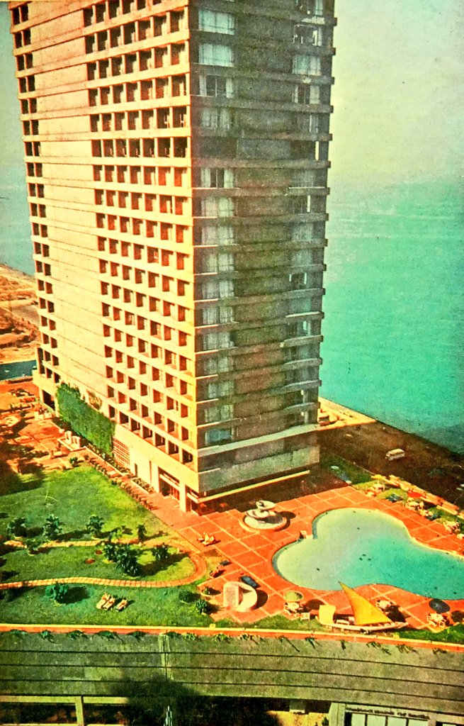 1976 :: The Oberoi Hotel at Nariman Point , Bombay