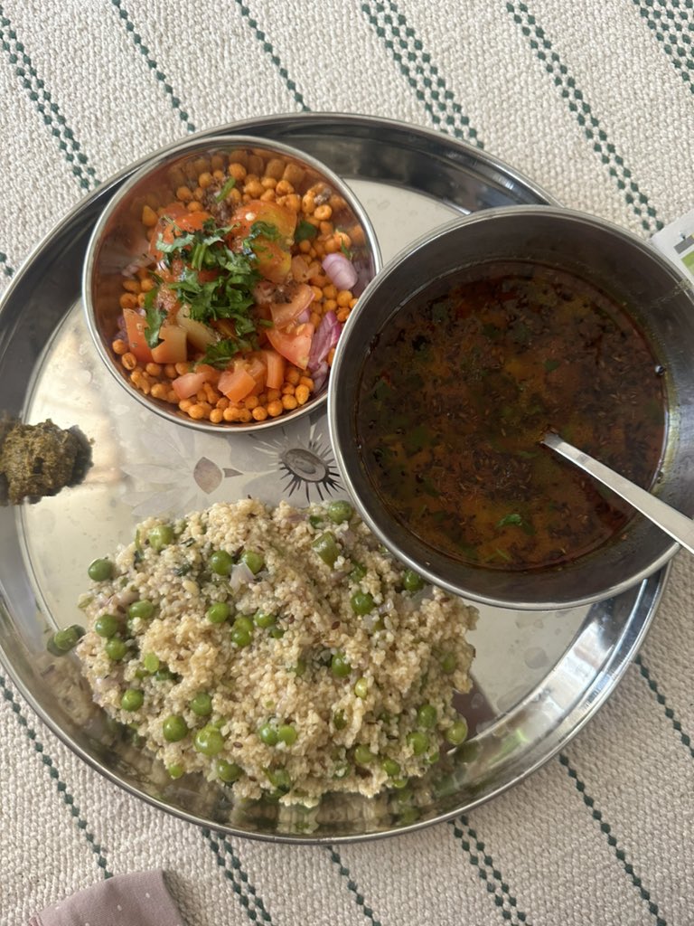 Matar daliya, moongdal with ghee ka tadka, tomato salad and amla achaar.

#Foodie #EatHealthy #SoulFood