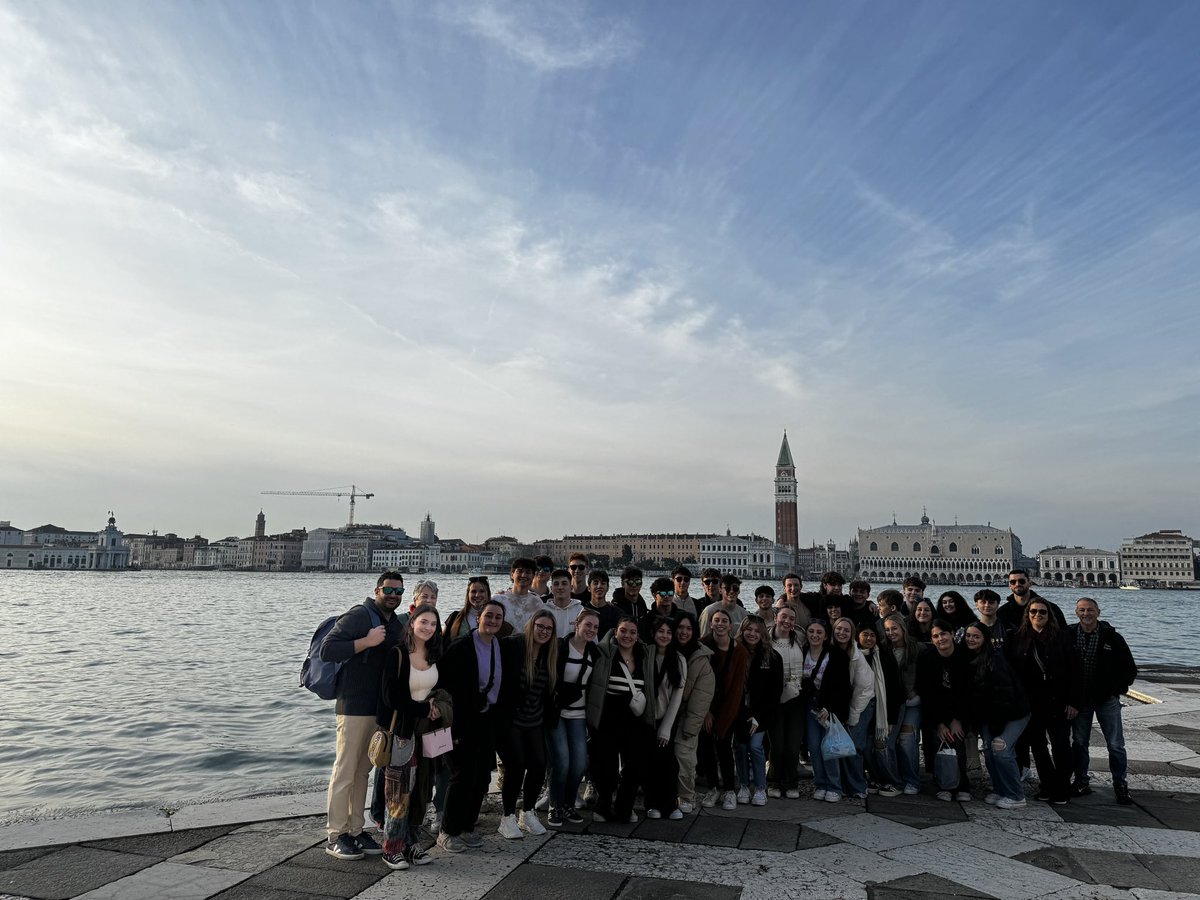 SignorPicci's tweet photo. Enjoying the Grand Canal after checking out the views of Venice from the bell tower @MineolaUFSD @mineolahs #mineolaproud https://t.co/UQdb80SUmB