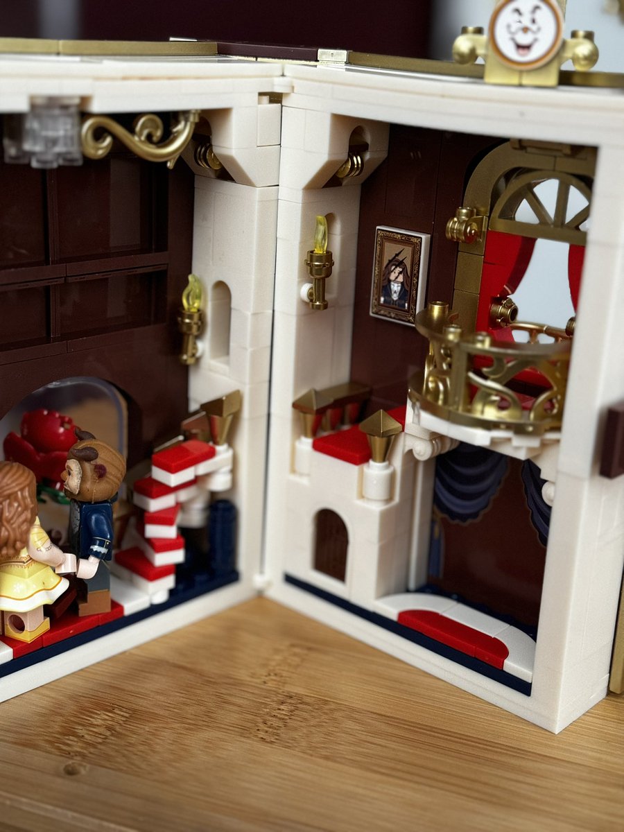 AmandaBelleLee's tweet image. The saga this was to put together😂 #BeautyAndTheBeast #Lego #LegoBlocks Up next, the castle😍