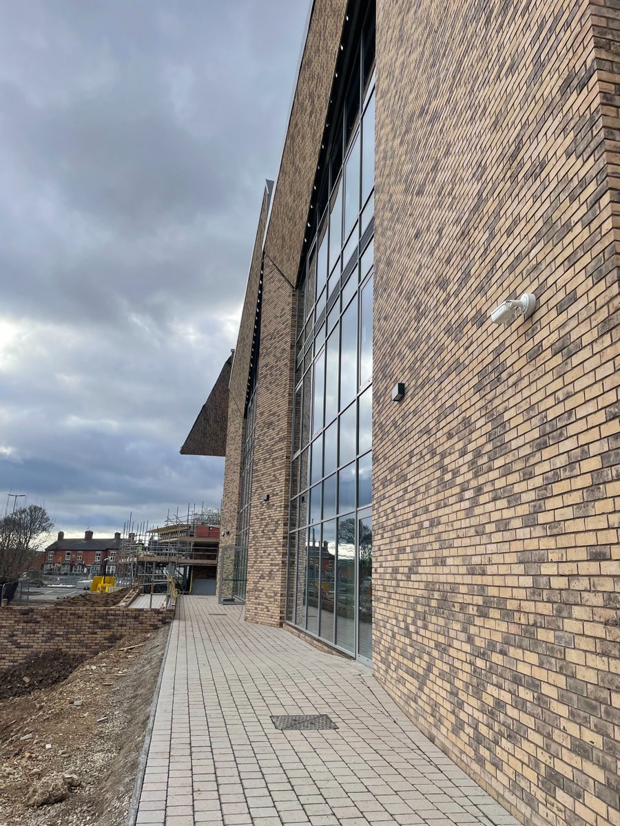 GFTomlinson's tweet photo. Prominent #progress is being made on site at @asiNewark for @lincoln_college ✈️
-The block paving is #underway
-The 1st and 2nd floor are #complete
-FF&E installation has #commenced
-Soft landscaping is commencing over the next few weeks
@Pagabo_ @NSDCouncil
#ASI #Newark https://t.co/hGoBAnj7Fs