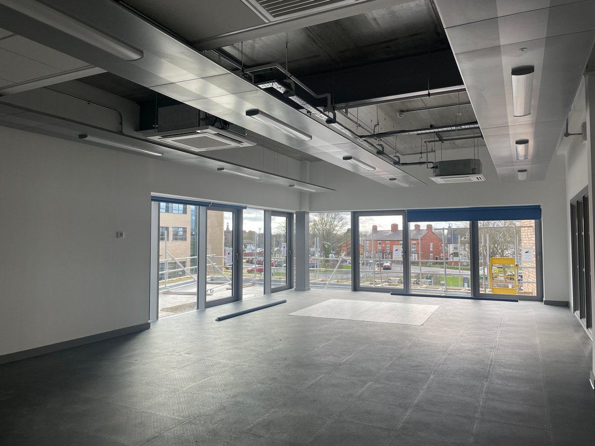 GFTomlinson's tweet photo. Prominent #progress is being made on site at @asiNewark for @lincoln_college ✈️
-The block paving is #underway
-The 1st and 2nd floor are #complete
-FF&E installation has #commenced
-Soft landscaping is commencing over the next few weeks
@Pagabo_ @NSDCouncil
#ASI #Newark https://t.co/hGoBAnj7Fs