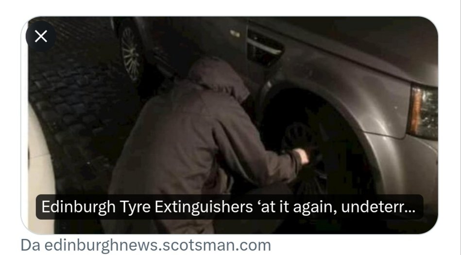 #EdinburghNews: 'Gli eco-guerrieri di nuovo all'opera, imperterriti, nella zona elegante della città'.
#TXEdinburgh: 'Per andare in centro puoi prendere l'autobus, il tram o andarci a piedi. Perché hai bisogno di un carro armato?'
#TyreExtinguishers 
#BanSUVs
