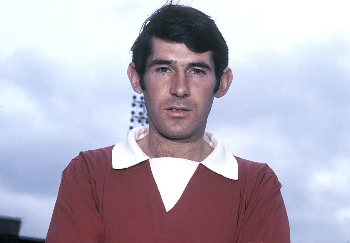 robertmdaws's tweet photo. HEARTS @JamTarts
DONALD FORD #donaldford
In 1964, while halfway through a five year indenture to a firm of Edinburgh Chartered Accountants, he signed for Hearts, playing as an amateur until 1968 when, having passed his CA finals, he signed professional forms with the club.
He subsequently enjoyed a further seven seasons at Tynecastle, winning three League caps and three full Scottish caps (against West Germany, Wales and Czechoslovakia) to add to nine amateur caps and was a member of the Scotland World Cup squad at the finals in 1974. A knee injury brought his football career to an end in 1976. His cricketing career with West Lotihian County blossomed however, and in 1980, during his third year as captain of the club, he was included in Scotland’s first ever Benson & Hedges squad.
( text from https://t.co/pgRGi7wKu7 )