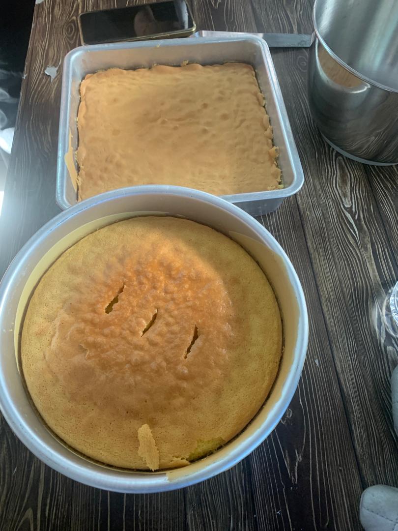Our first try on vanilla sponge cake ✨🙏🏼