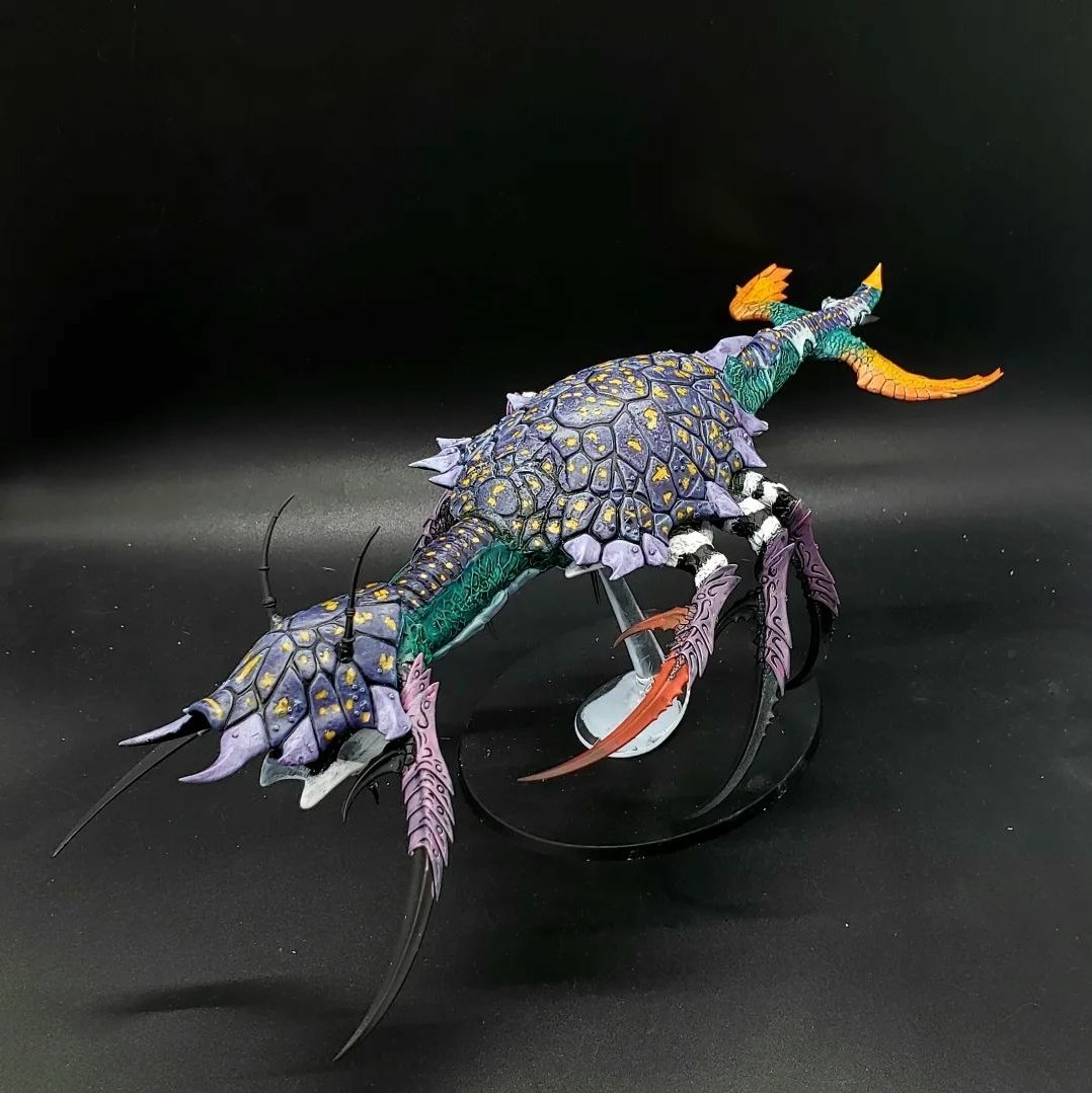 SinaraiP's tweet photo. A little flashback to when I was making the Great Karapiti for my #Deepkin for #ageofsigmar. A giant crustacean type creature that terrorizes the seas of Ghyran and elsewhere that a Realmgate has led.
#Warhammer #WarhammerCommunity #paintingwarhammer #kitbash #wepaintminis https://t.co/G22EA8Lx0Y
