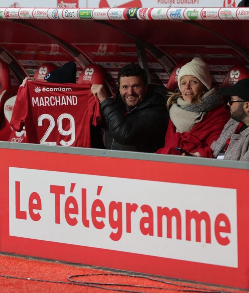 Non loin du cap Horn, Anthony Marchand lâche :'Bonne nouvelle, Brest a battu Marseille. Ils sont 2es au classement' @_AnthoMarchand @team_actual_ @ARKEAULTIMCHALL @VFL_BRETOIS29 @Ligue1UberEats