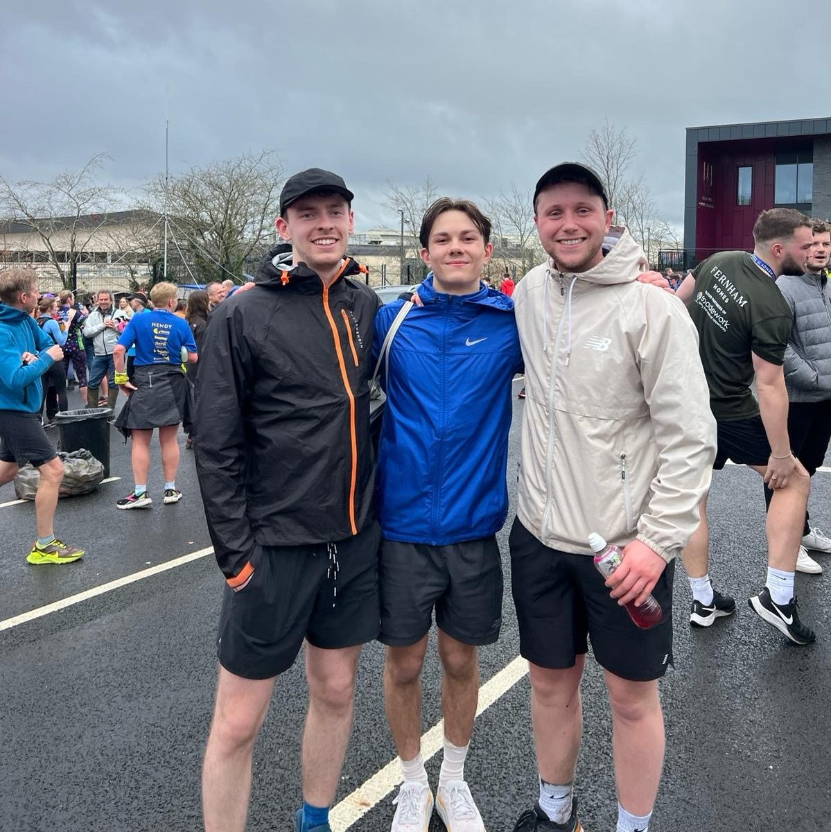 Congratulations to Olly, Charlie and George, our Huntley Cartwright runners who completed the Hendy Tunbridge Wells Half Marathon yesterday 👟🏃🏻‍♂️🎽💨 👏.
Thank you to everyone who organised the day. See you next year?
#halfmarathon #runners #quantitysurveyors #sport #event