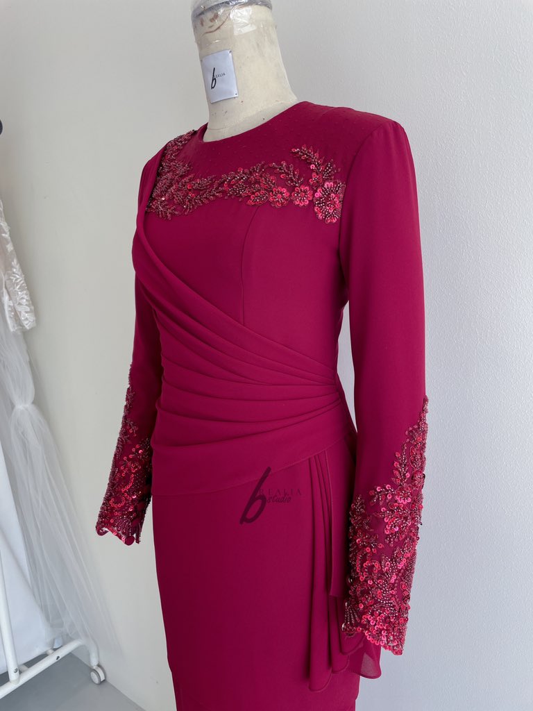 _emyhidayat's tweet photo. @brealiastudio Bespoke’ kurung for Errin Nabilla from Kelantan Darul Naim 
Her baju:                              Her feedback: https://t.co/mmz8D7k7fq