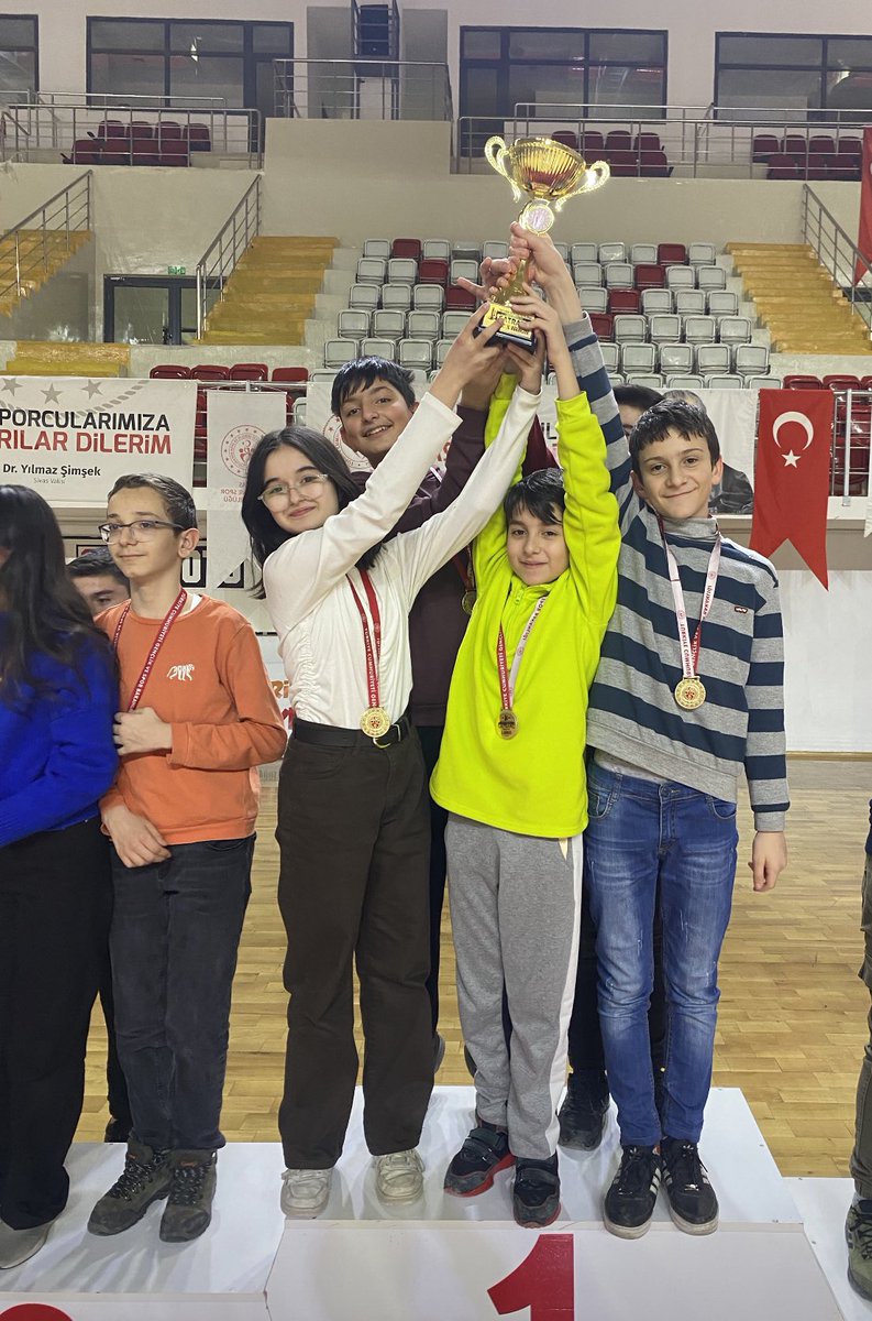 selcukortaokul's tweet photo. Satranç okul takımımız yıldızlar satranç turnuvasında il şampiyonu oldu. Öğrencilerimizi tebrik ederiz.
@valisimsek @necatiyener_ @Sivas_HEDEF @ibrahimbilsem https://t.co/DoGqHQl1JY