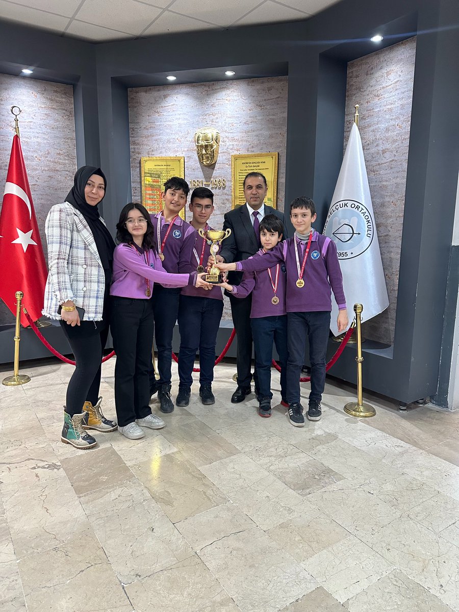 selcukortaokul's tweet photo. Satranç okul takımımız yıldızlar satranç turnuvasında il şampiyonu oldu. Öğrencilerimizi tebrik ederiz.
@valisimsek @necatiyener_ @Sivas_HEDEF @ibrahimbilsem https://t.co/DoGqHQl1JY
