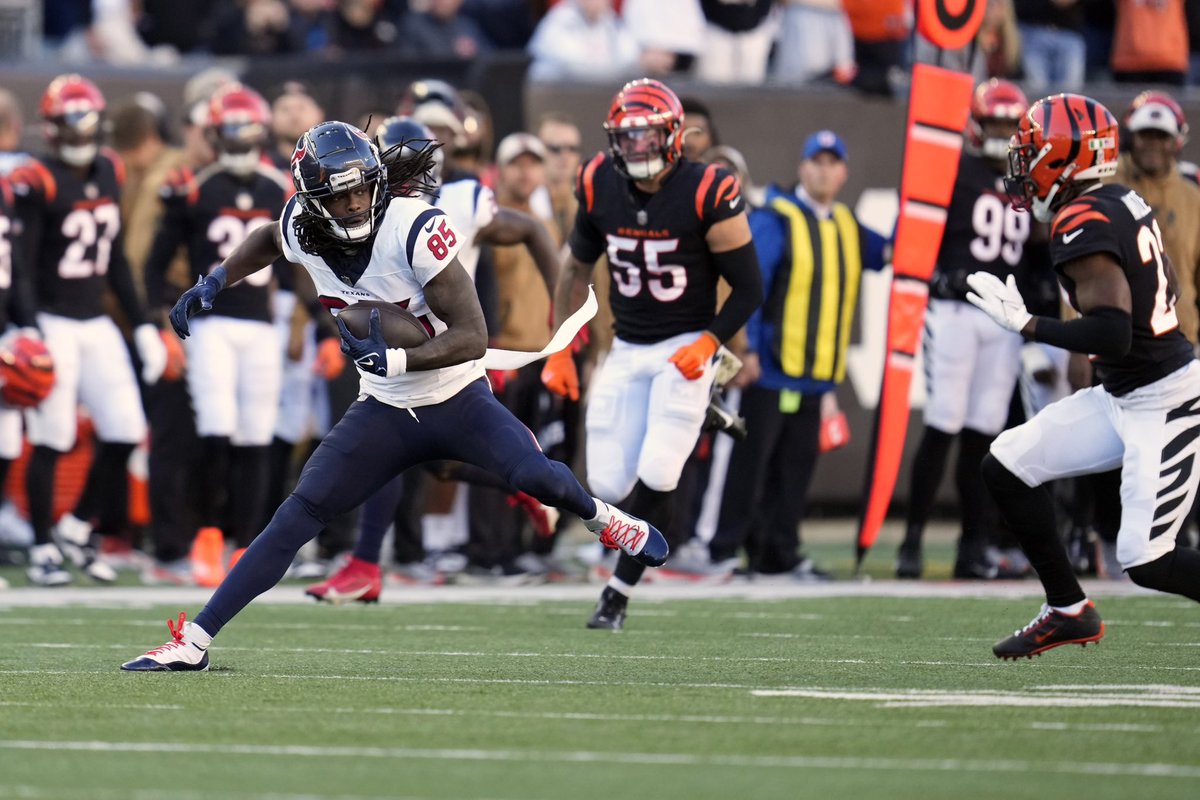 Which five free agents would be at the top of your shopping list for the Eagles?

I’m going to keep my shopping list somewhat realistic and avoid any of the huge names that will be available in March. Here we go! 👀

1) Azeez Al-Shaair - Eagles desperately need some stability at