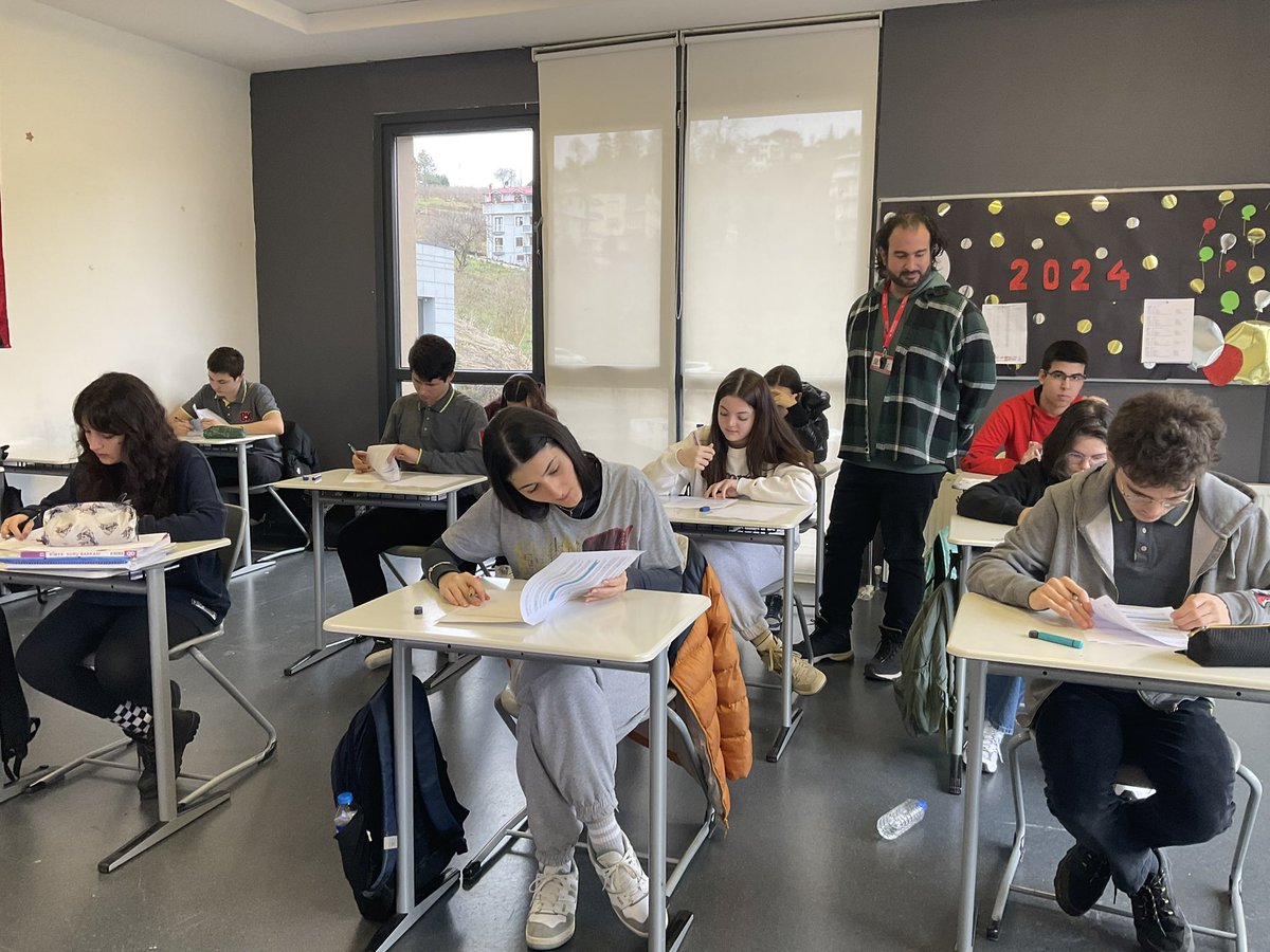 📝 Our 2nd TOEFL Reading Mock exam is here! 🌟 Will our students rise to the challenge? 
💡Their perseverance and effort guarantee success!
#TOEFLPrep
@BK_Trabzon - We do the impossible to ensure our student’s path is well lit 🔥